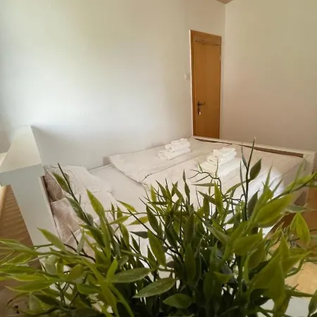 Zentralgelegene, Gemutliche Ferienwohnung In *
